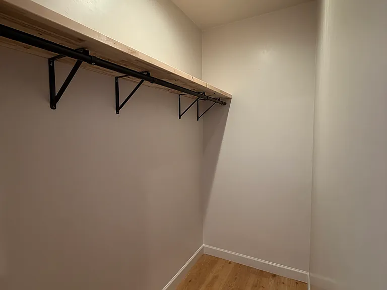 1904 Julian Ave — Photo 5
