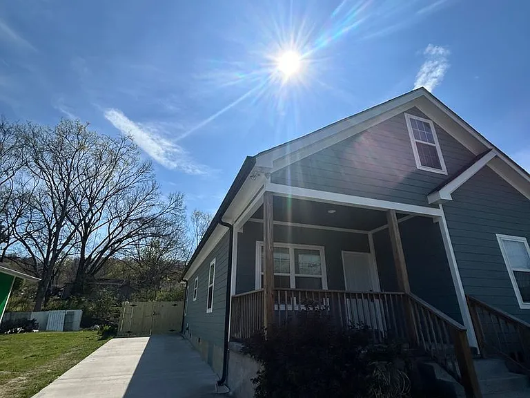 4106 12th Ave — Photo 3