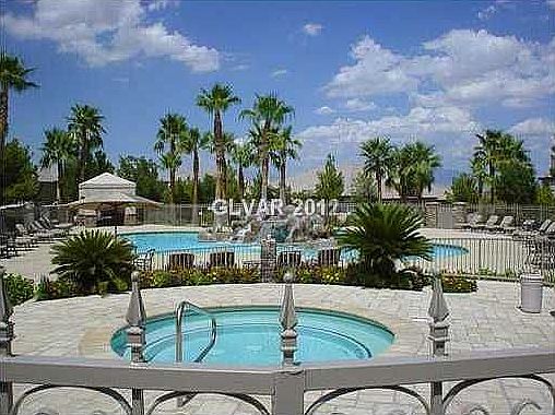 Community pool, spa, fitness