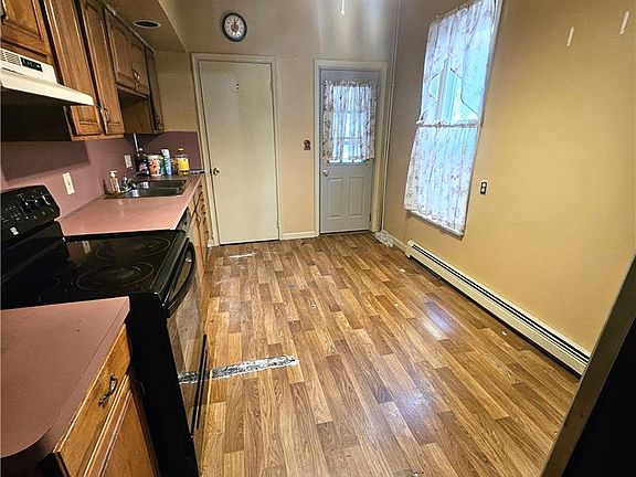 4th image of 132 N 2nd St