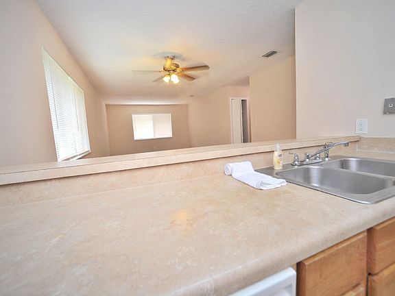 4th image of 2414 Fox Hollow Dr #2414