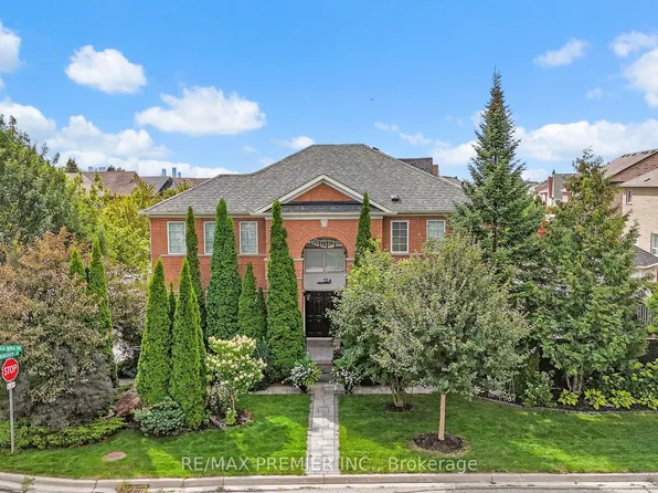 124 Kingsview Dr, Vaughan, ON L4H 3B4