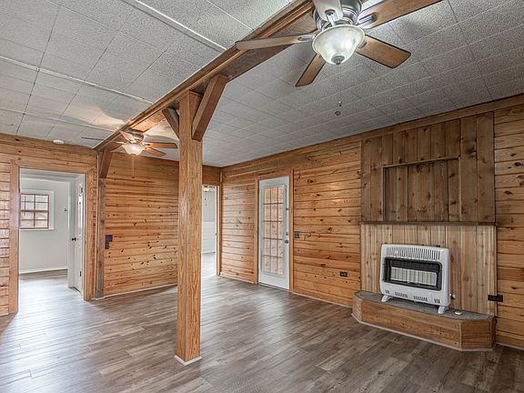 5th image of 152 Town & Country Ln