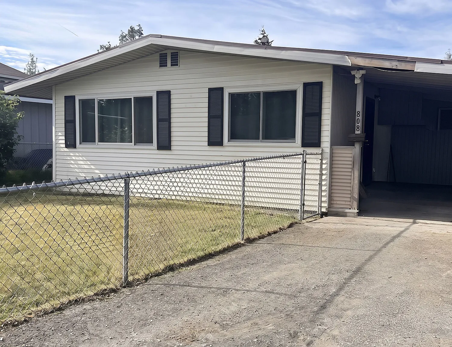 3 bed, 1056 sqft, $2,300 — Photo 4