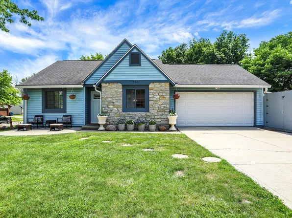 5821 Pemberly Dr, Indianapolis, IN 46221