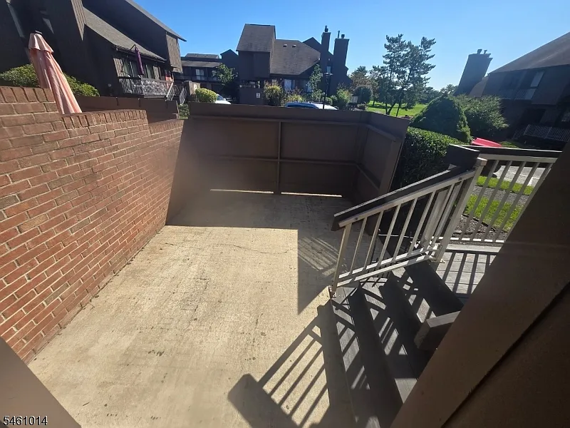 2 bed, 2.5 bath, 1393 sqft, $3,250 — Photo 4