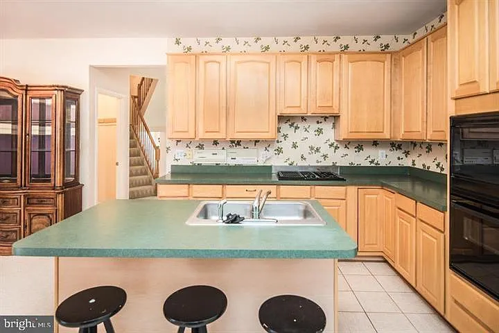8359 Regal Oak Ct — Photo 10