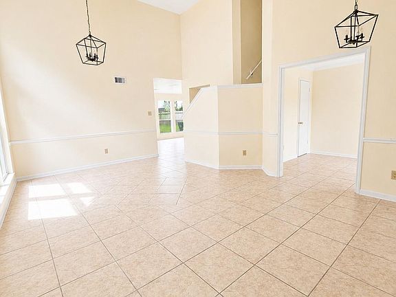 3rd image of 16435 Ember Hollow Ln
