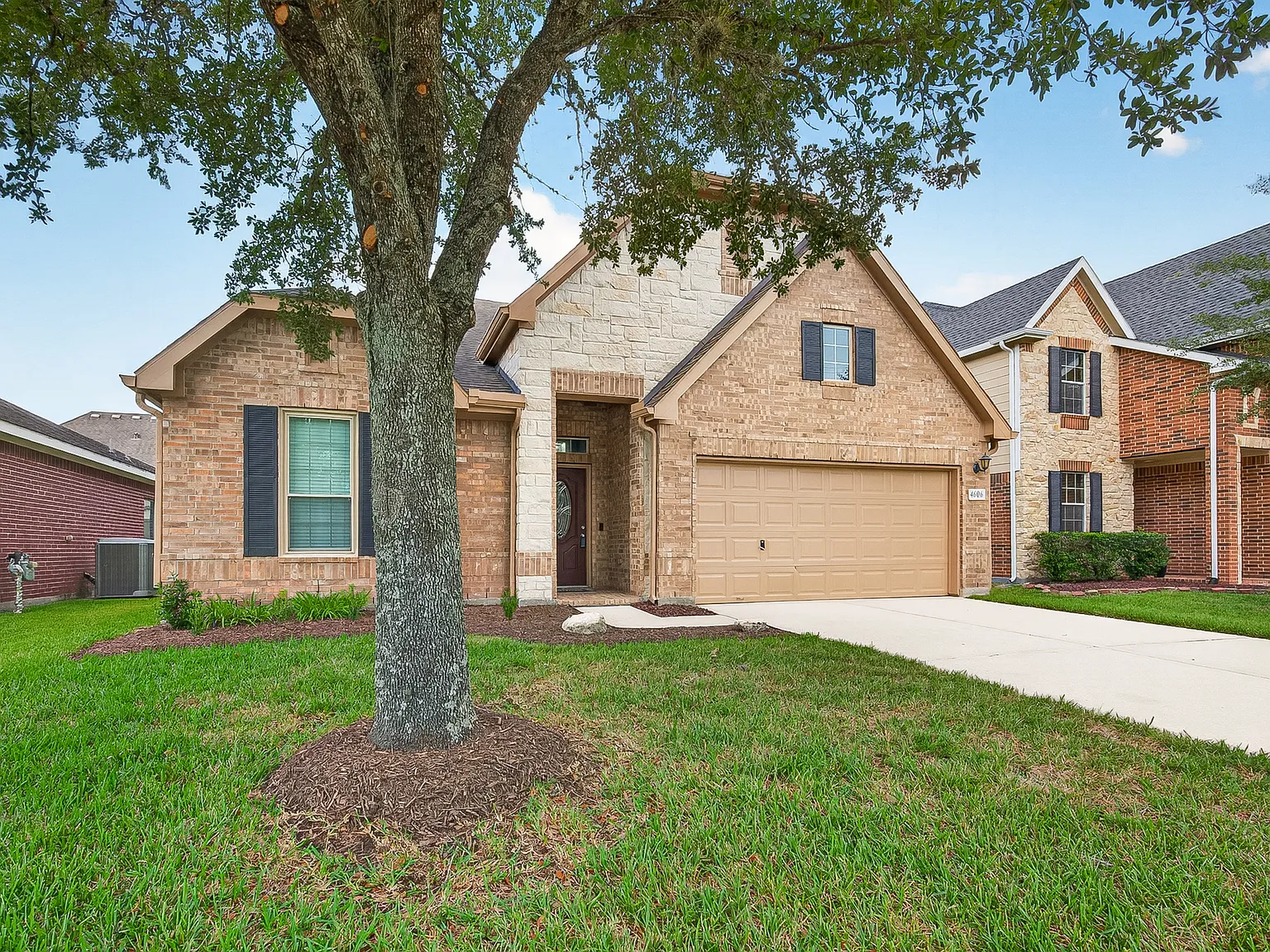4606 E Meadow Drive — Photo 2