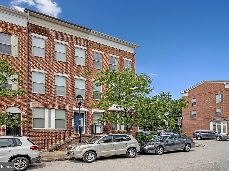 122 Lloyd St #211 — Photo 1