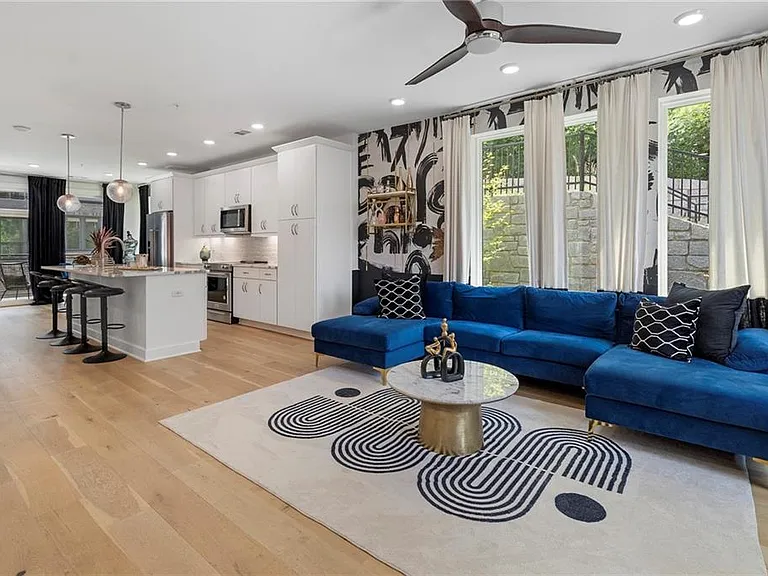 371 Pratt Dr SE #207 — Photo 4