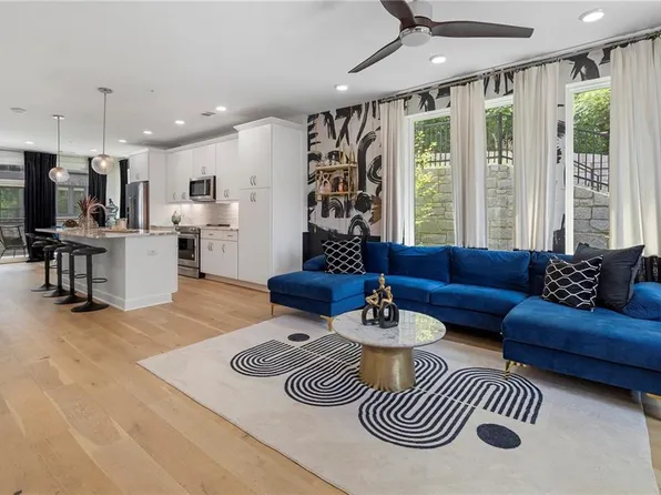 371 Pratt Dr SE #207, Atlanta, GA 30315