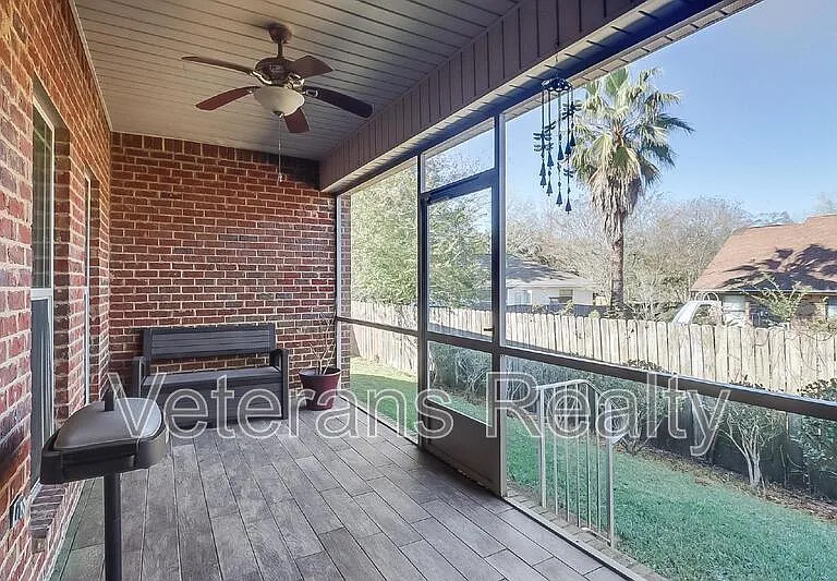 954 Old Towne St — Photo 24