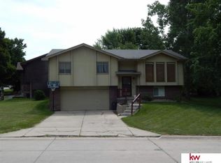 7529 N 80th St, Omaha, NE 68122