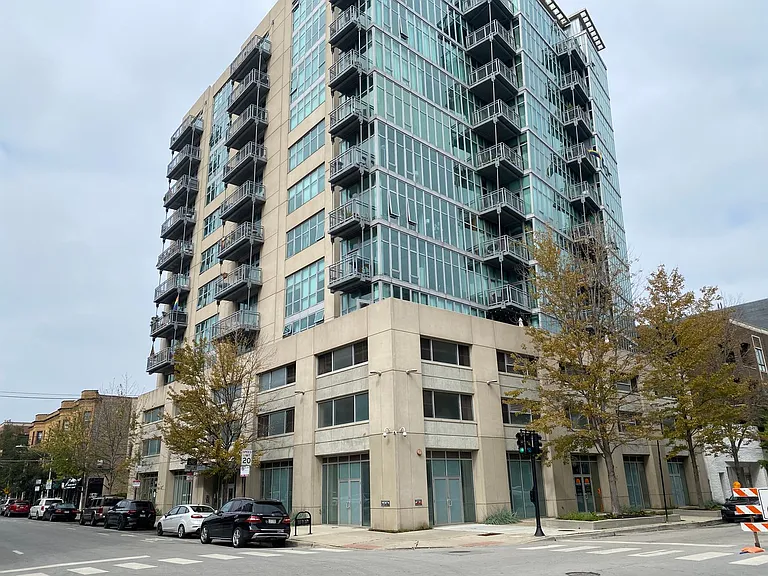 1000 W Leland Ave #7B — Photo 1