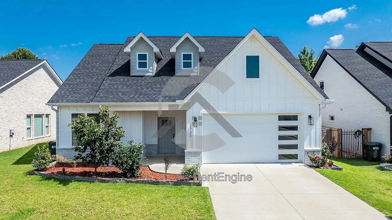 4 bed, 3.0 bath, 2143 sqft, $2,300 — Photo 1