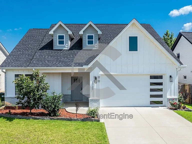 1725 Rohan Cir — Photo 1