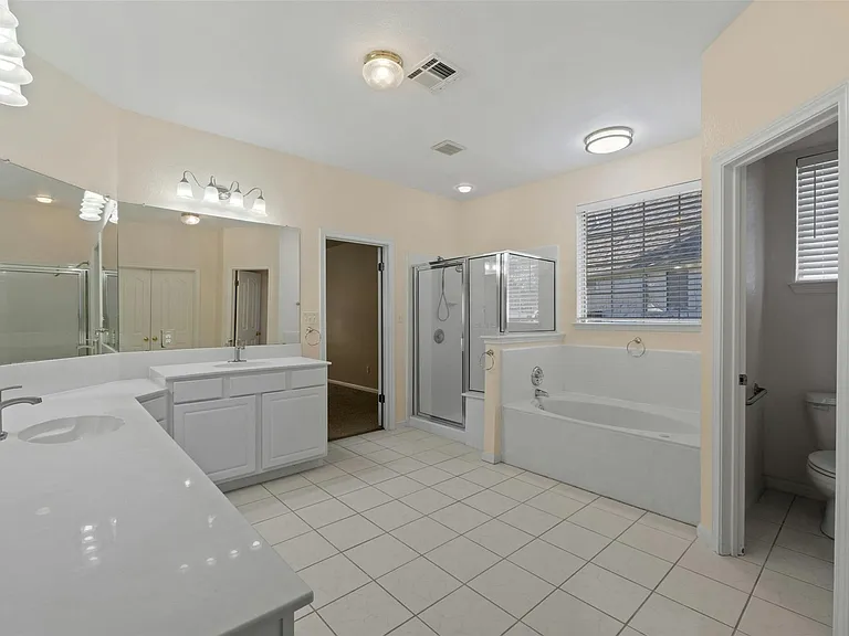1001 Chickory Ct — Photo 16