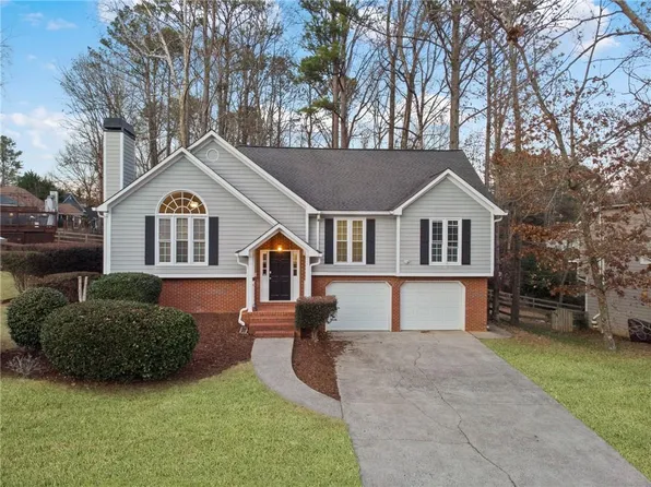 703 Players Ct, Woodstock, GA 30189