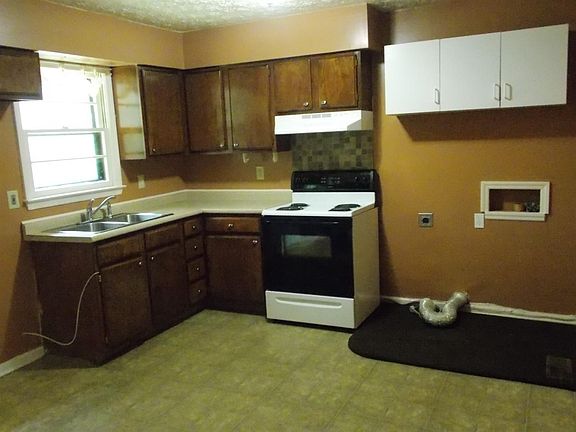4th image of 3977 Northampton Dr