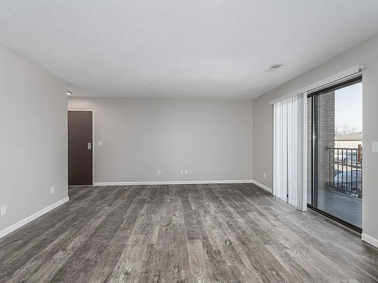 Skyridge Apartment Homes — Photo 4