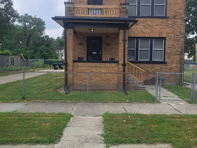 Parker St — Photo 2