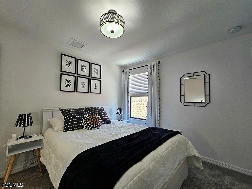 4 bed, 3.0 bath, 2606 sqft, $8,300 — Photo 3
