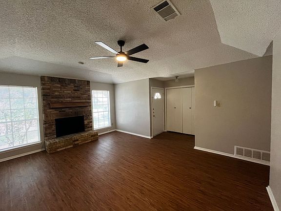 2nd image of 623 Overlook Ct