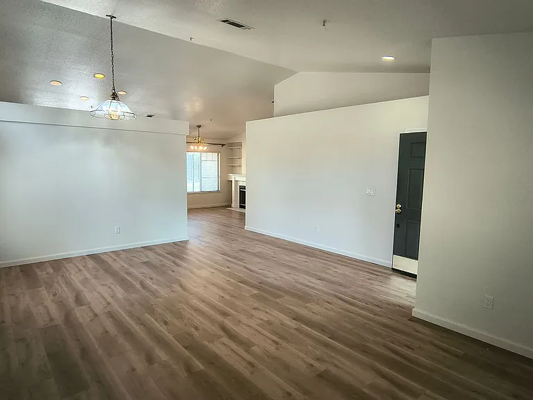 6968 Sunridge Dr — Photo 17