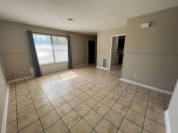 3rd image of 3402 Green Briar Ct