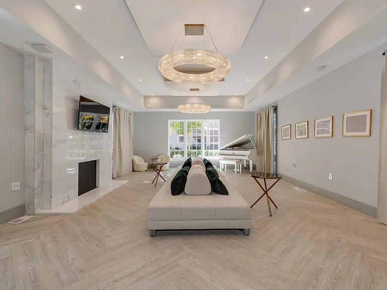 HillRock Estates — Photo 2
