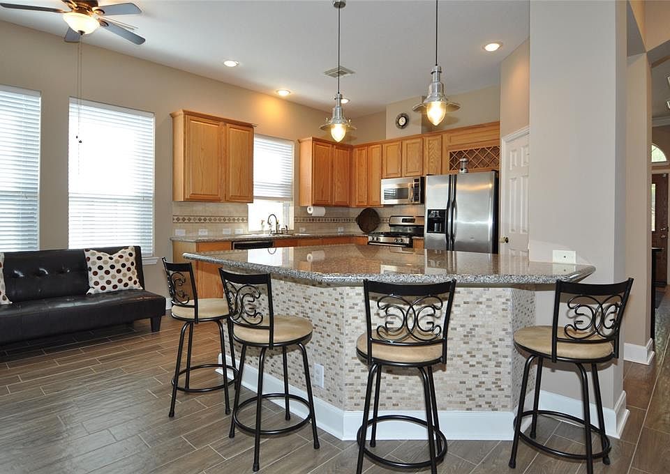 1st image of 206 Autumn Creek Ln