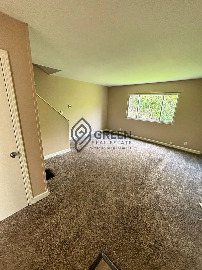 Building Photo - 220 Tedmark Ct
