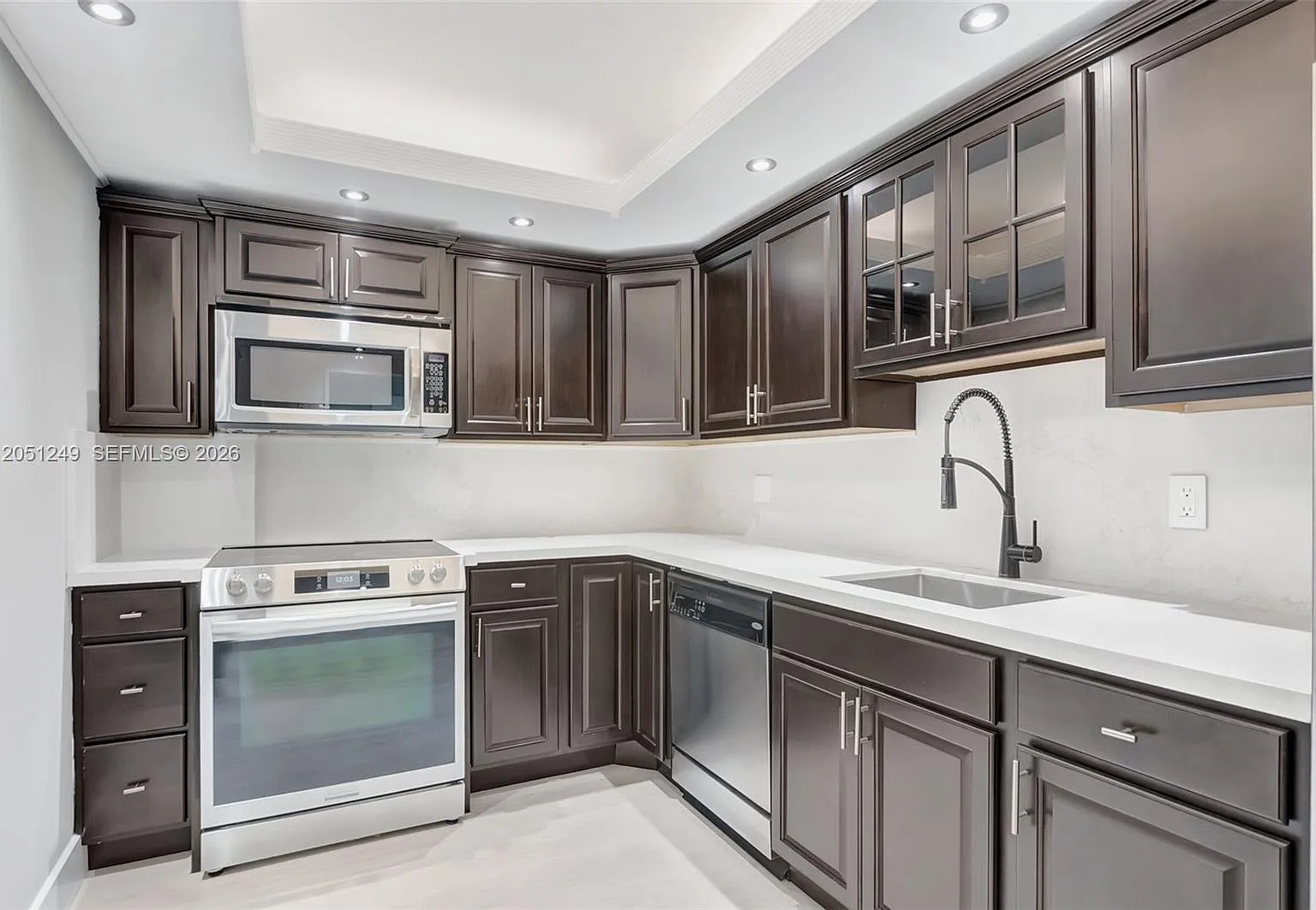 Patrician Condo — Photo 1
