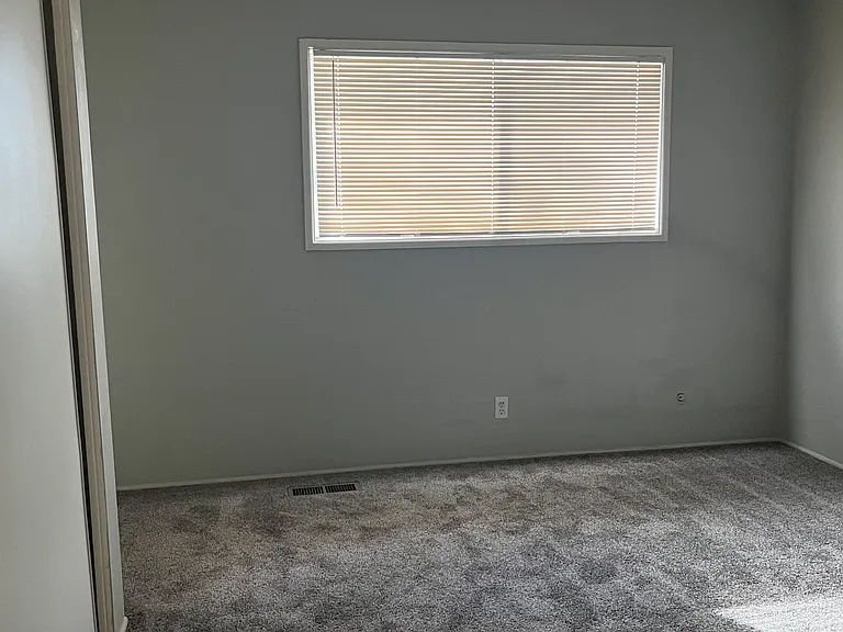 155 E Lincoln Way — Photo 8