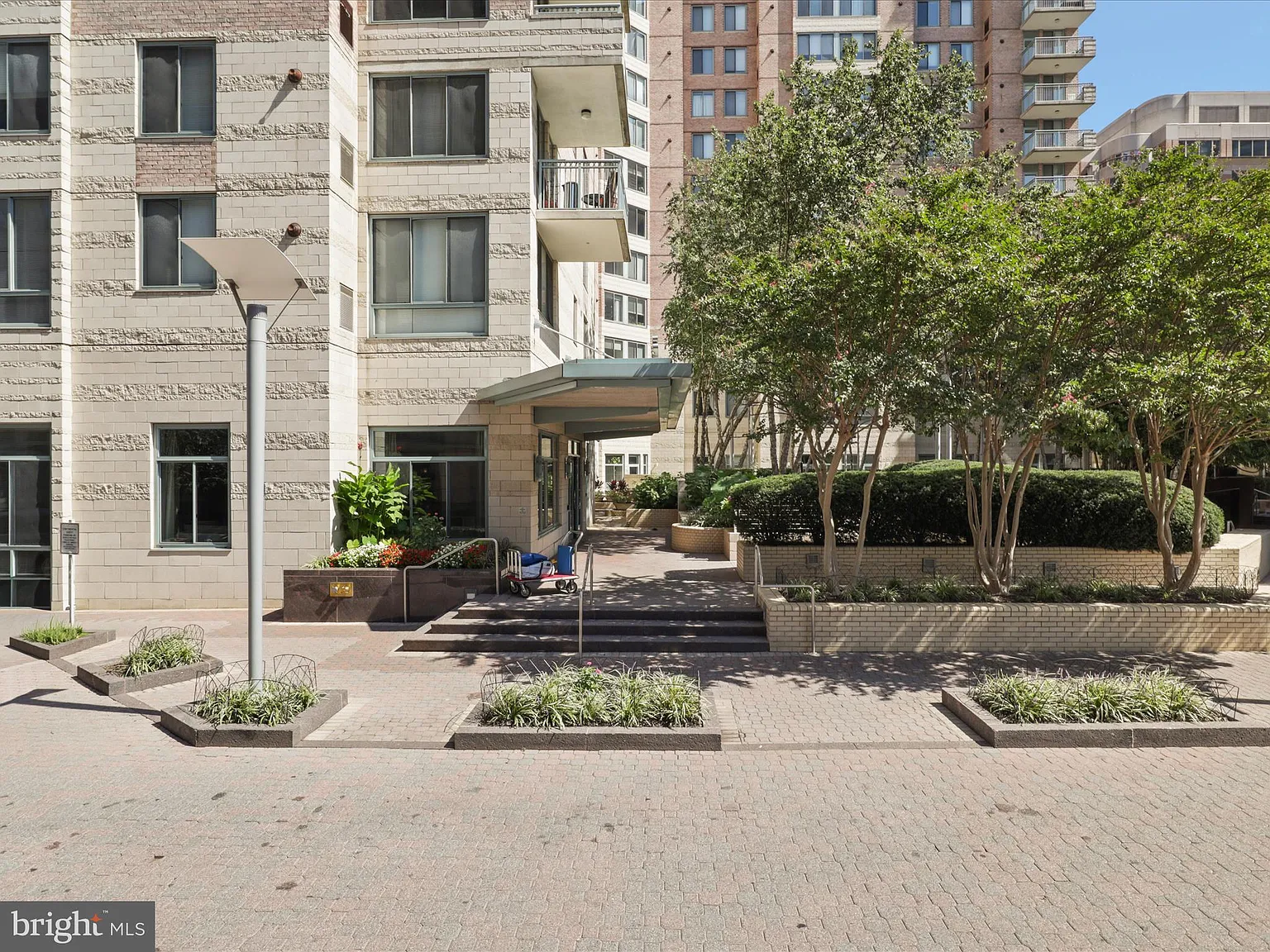 1 bed, 1.0 bath, 953 sqft, $2,750 — Photo 2