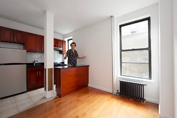 Rented by R New York | media 11