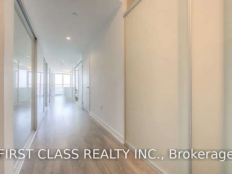 426 University Ave #1901 — Photo 11
