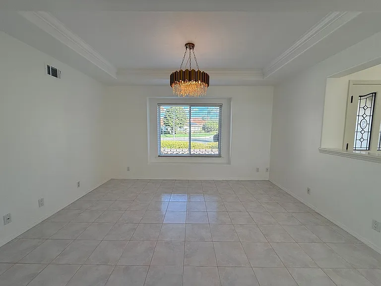 2441 Iron Ridge Ct — Photo 9