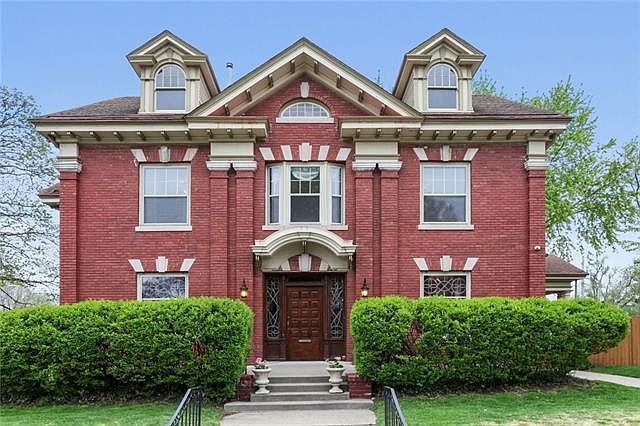 1st image of 2028 Clay St
