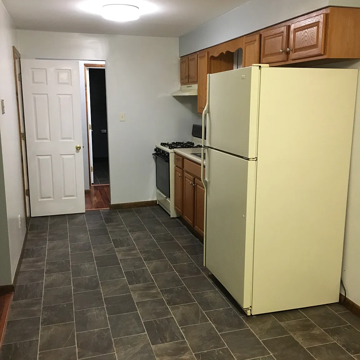 356 W 8th Ave photo 1