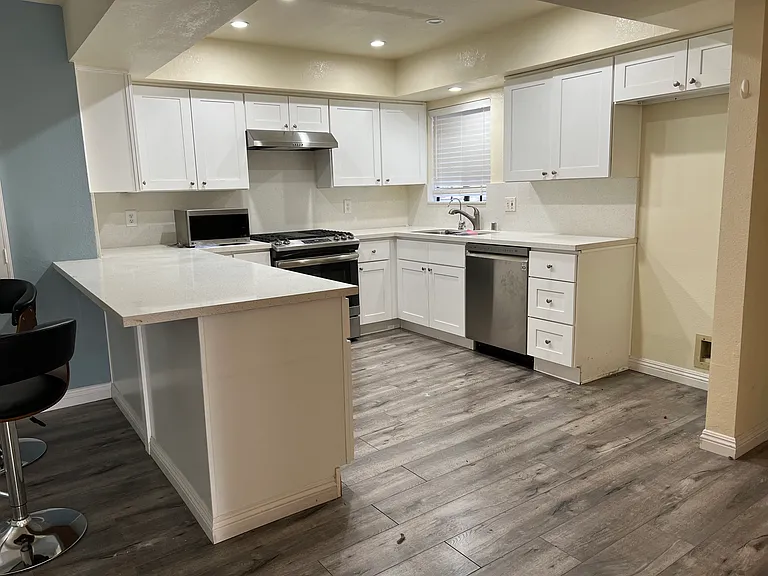 2732 Piedmont Ave #11 — Photo 4
