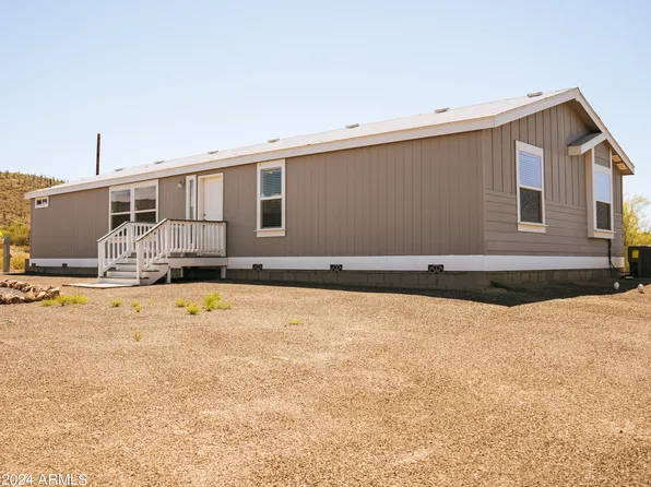 1928 E CIRCLE MOUNTAIN Road, New River, AZ 85087