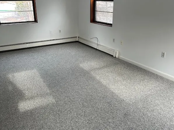 106 West St, Wilmington, MA 01887