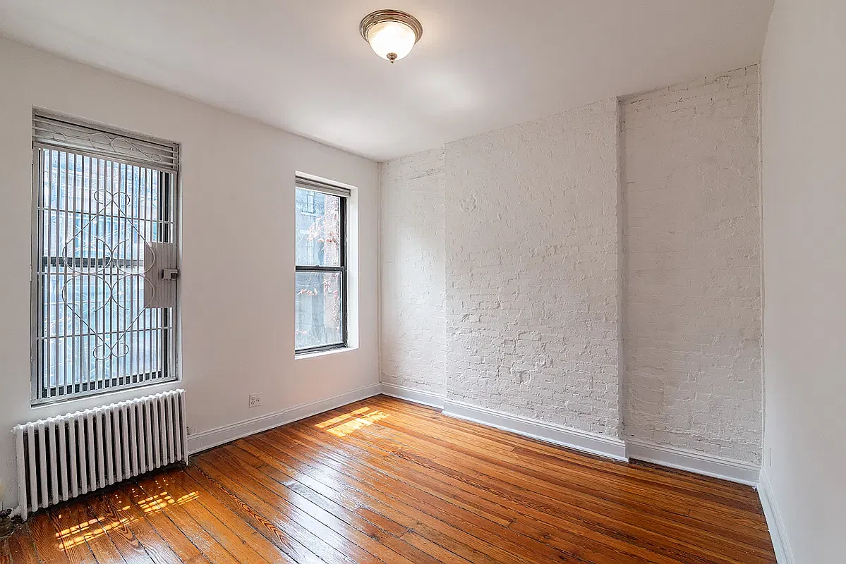 56 Morton St — Photo 4