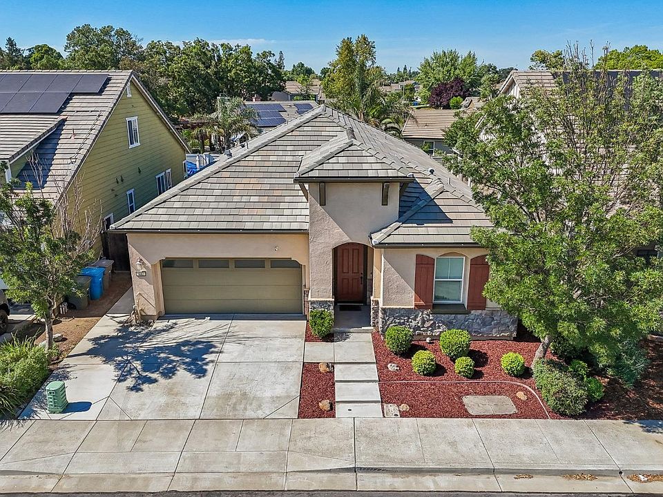 1st image of 440 Heritage Lane