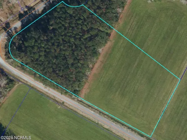 324 Stillwater Lane, Oriental, NC 28571