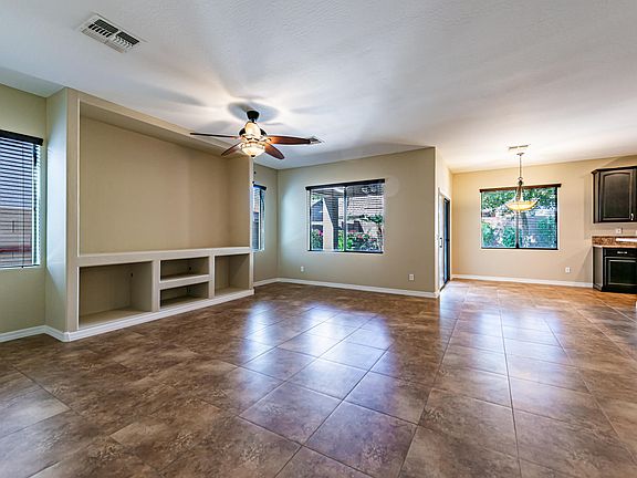 5th image of 17612 W Crocus Dr