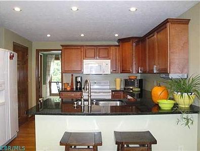 4th image of 275 Beckley Ln