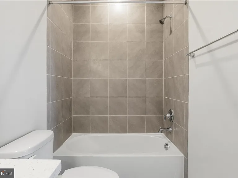 1843 Magnolia Fruit Dr — Photo 32